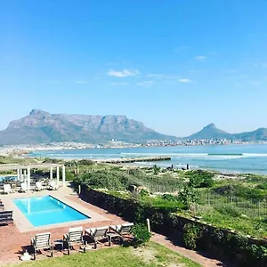 Beachfront At Leisure Bay Apartment